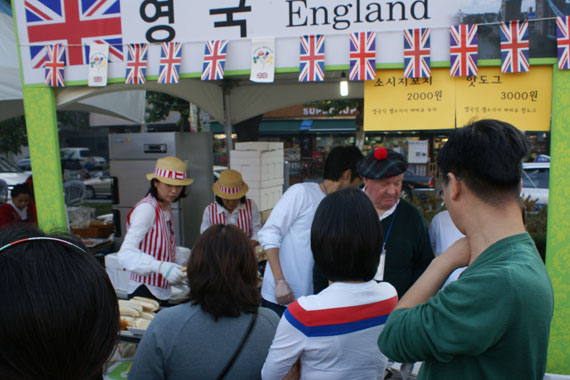 영국 음식을 판매하고 있는 월드푸드코트. ⓒ김민자
